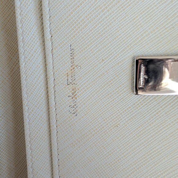 Authentic Salvatore Ferragamo White Leather Gancini Organizer - Picture 4 of 16